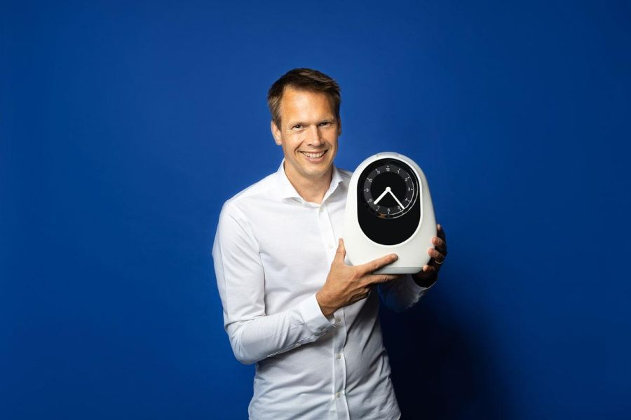 thijs with medido clock